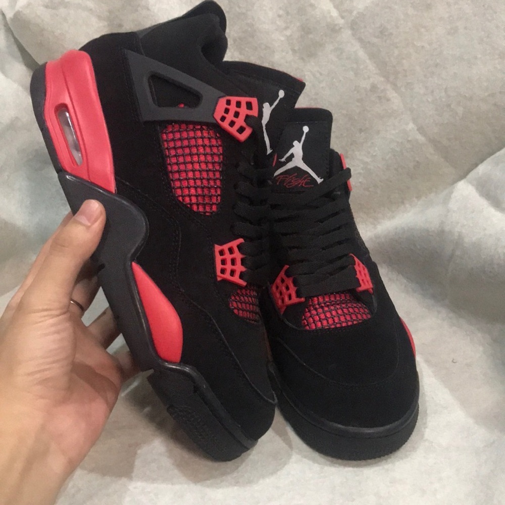 Air Jordan 4 retro red thunder